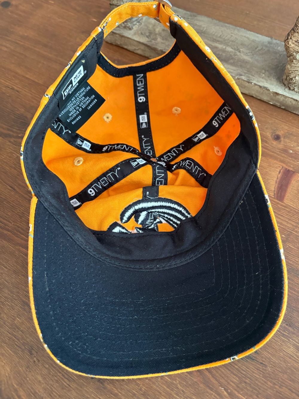 New Era Iowa Hawkeyes Floral Corduroy Adjustable Women’s Hat Yellow - Picture 7 of 9